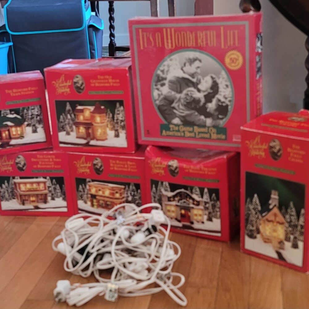 It's a Wonderful Life buildings (6) with cords and lights